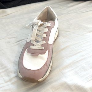 Tennis Shoes Women’s